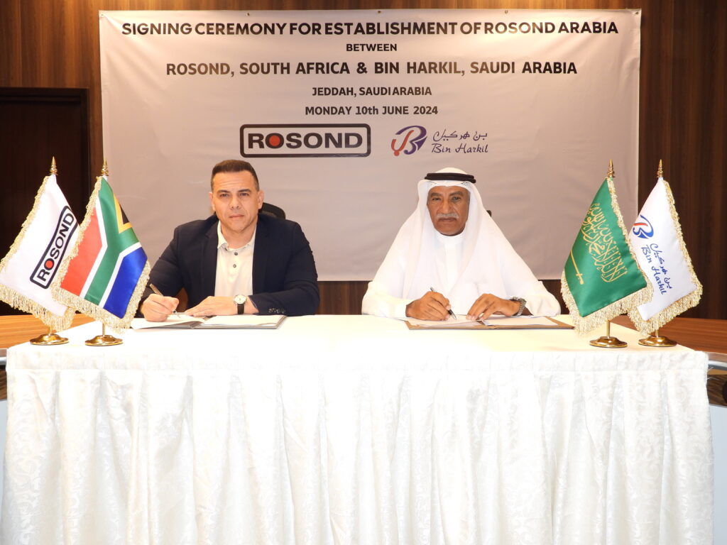 Rosond MD Ricardo Ribeiro and Bin Harkil Chairman Nasser Al Sagour at the Rosond Arabia signing ceremony