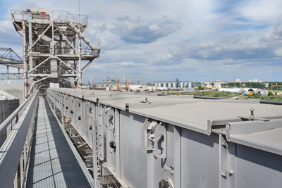 Bühler’s conveying technology is built for durability in high-temperature, abrasive and corrosive applications.