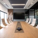 Modern-boardrooms-integrate-technology-and-design-to-support-hybrid-work-and-collaboration