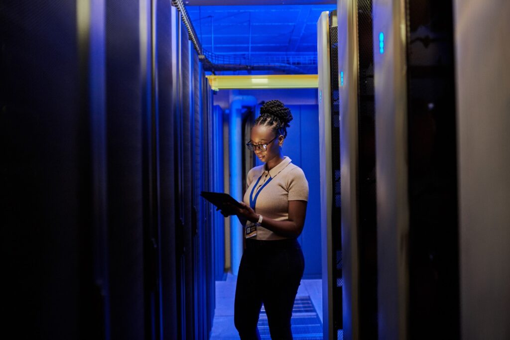 Empowering-data-centre-teams-with-smarter-maintenance-strategies-and-technical-expertise